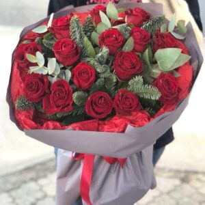 Christmas red roses bouquet