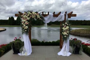 Professional Tips for Installing and Decorating a Wedding Arch